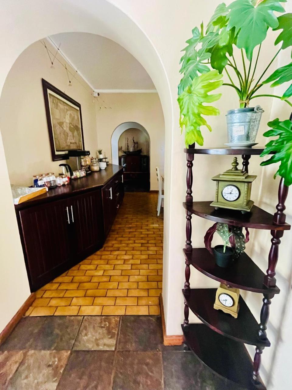 17 On Bird Guest House 보퍼트웨스트 외부 사진