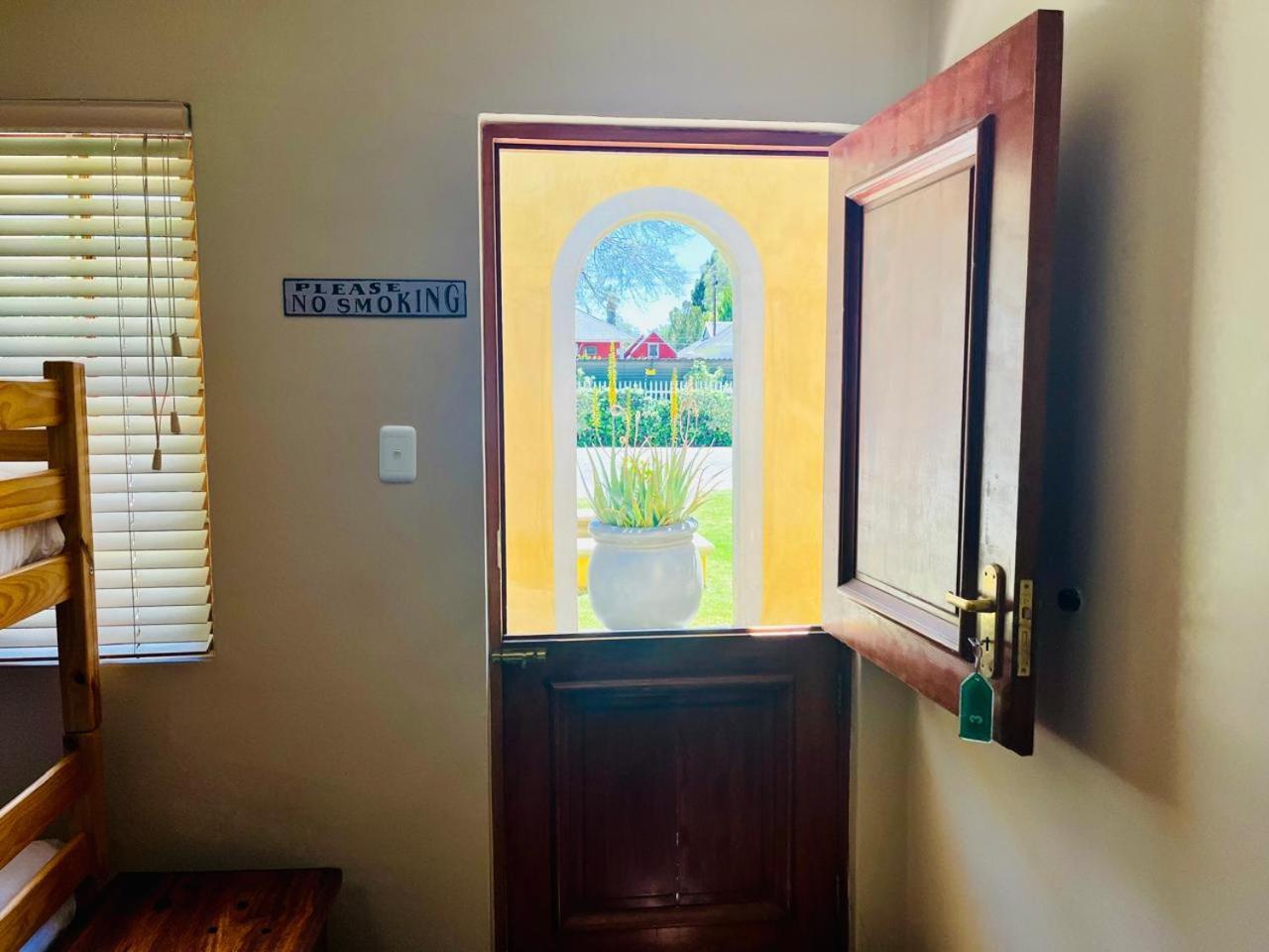 17 On Bird Guest House 보퍼트웨스트 외부 사진