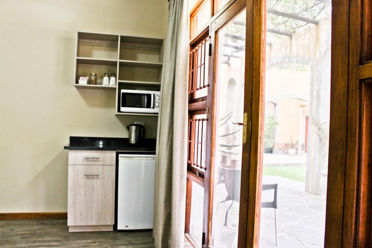 17 On Bird Guest House 보퍼트웨스트 외부 사진